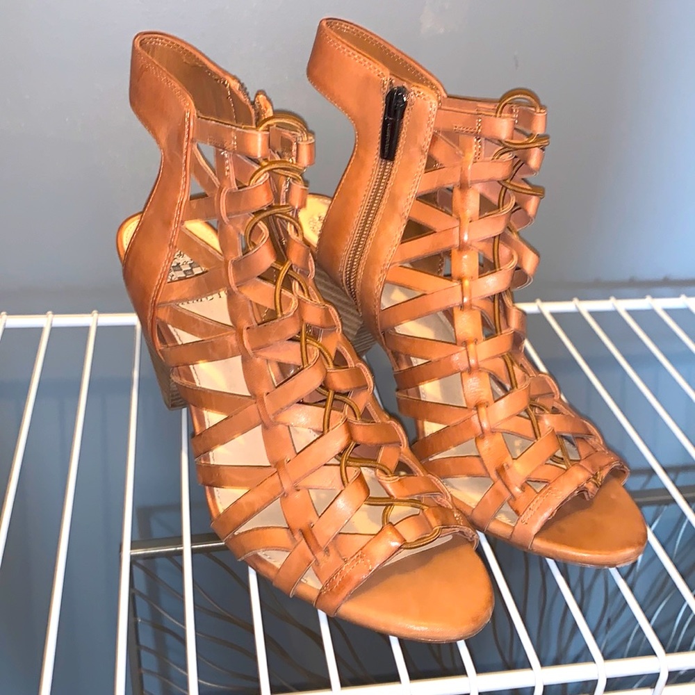 Brown leather Vince Camuto heels